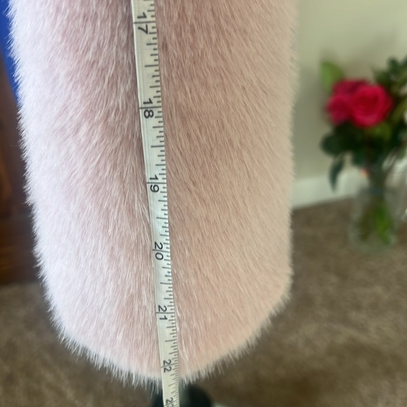 Forever 21 pink faux fur jacket - Picture 8 of 9